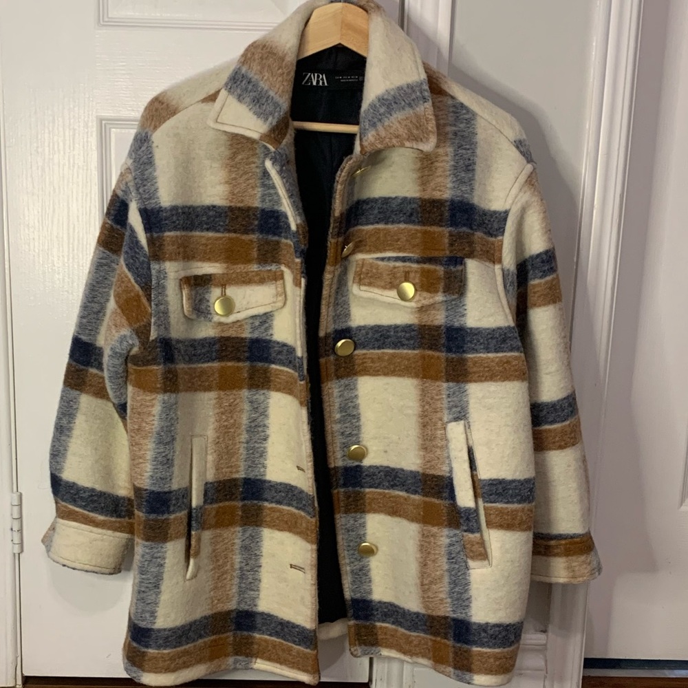 Zara Medium plaid short coat with gold buttons